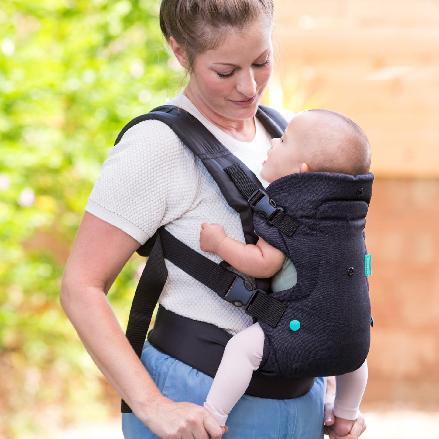 Flip 4-in-1 Convertible Carrier, Black