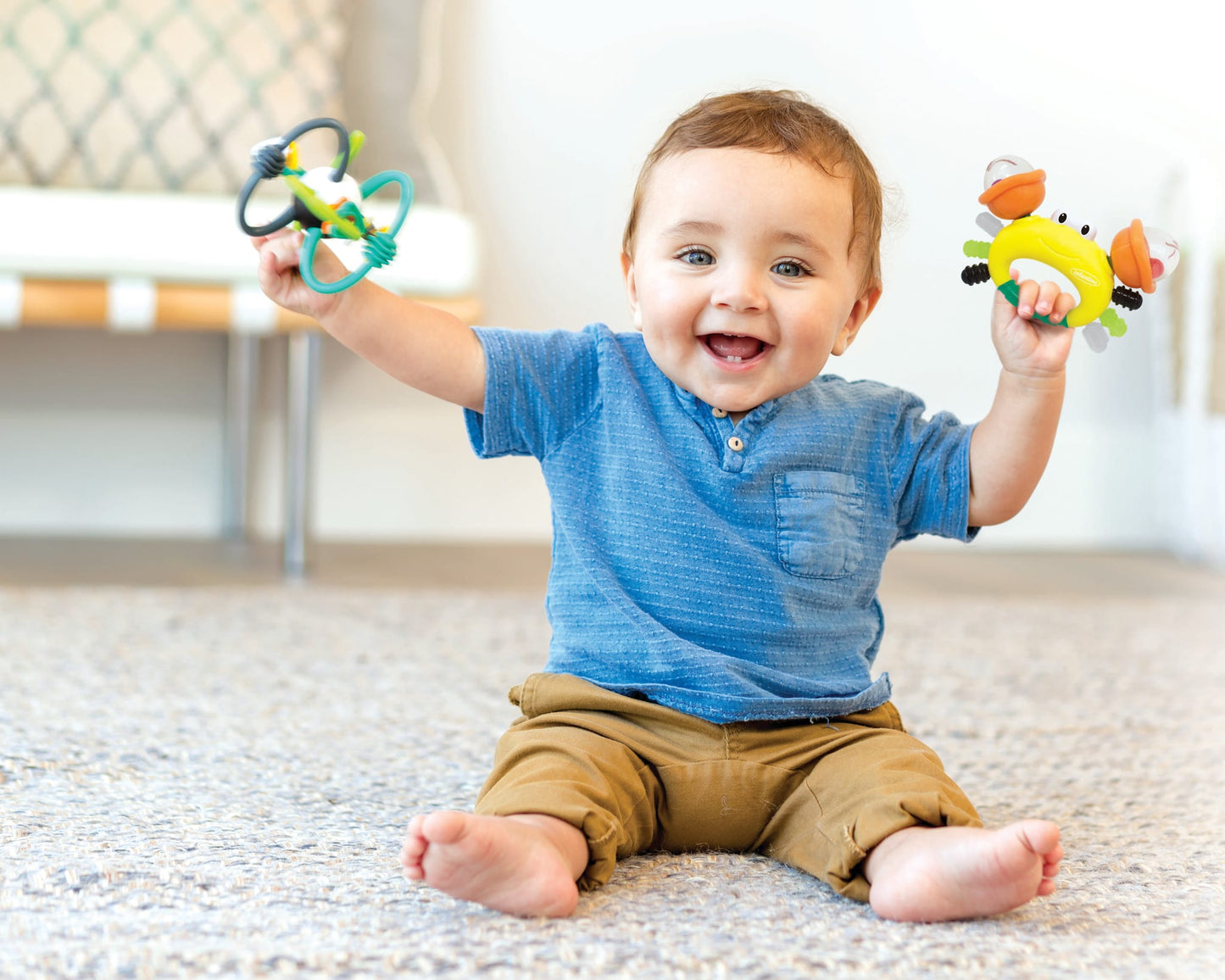 RATTLE & TEETHER CRAB™