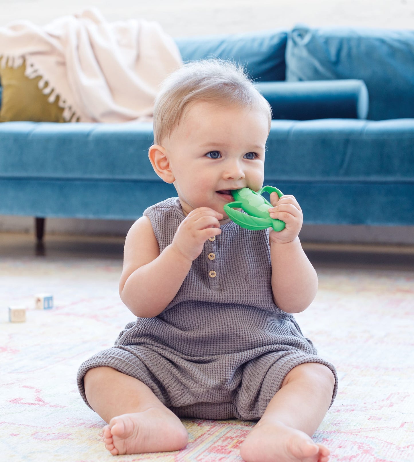 LIL' NIBBLES SILICONE TEETHER™