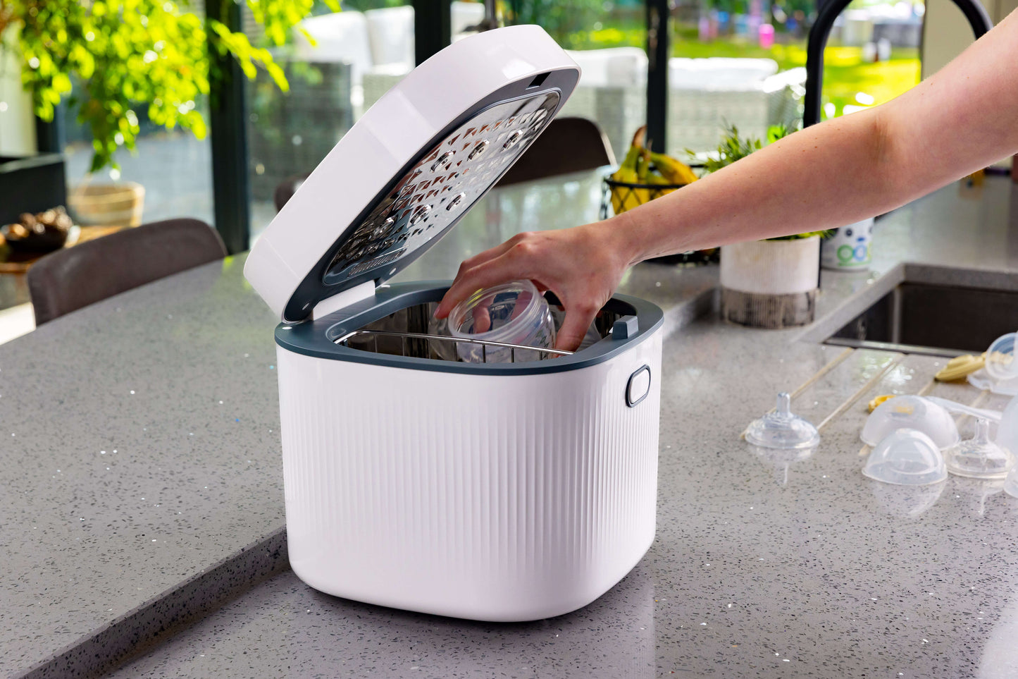 Advanced  Pro  UV  Sterilizer  &  Dryer